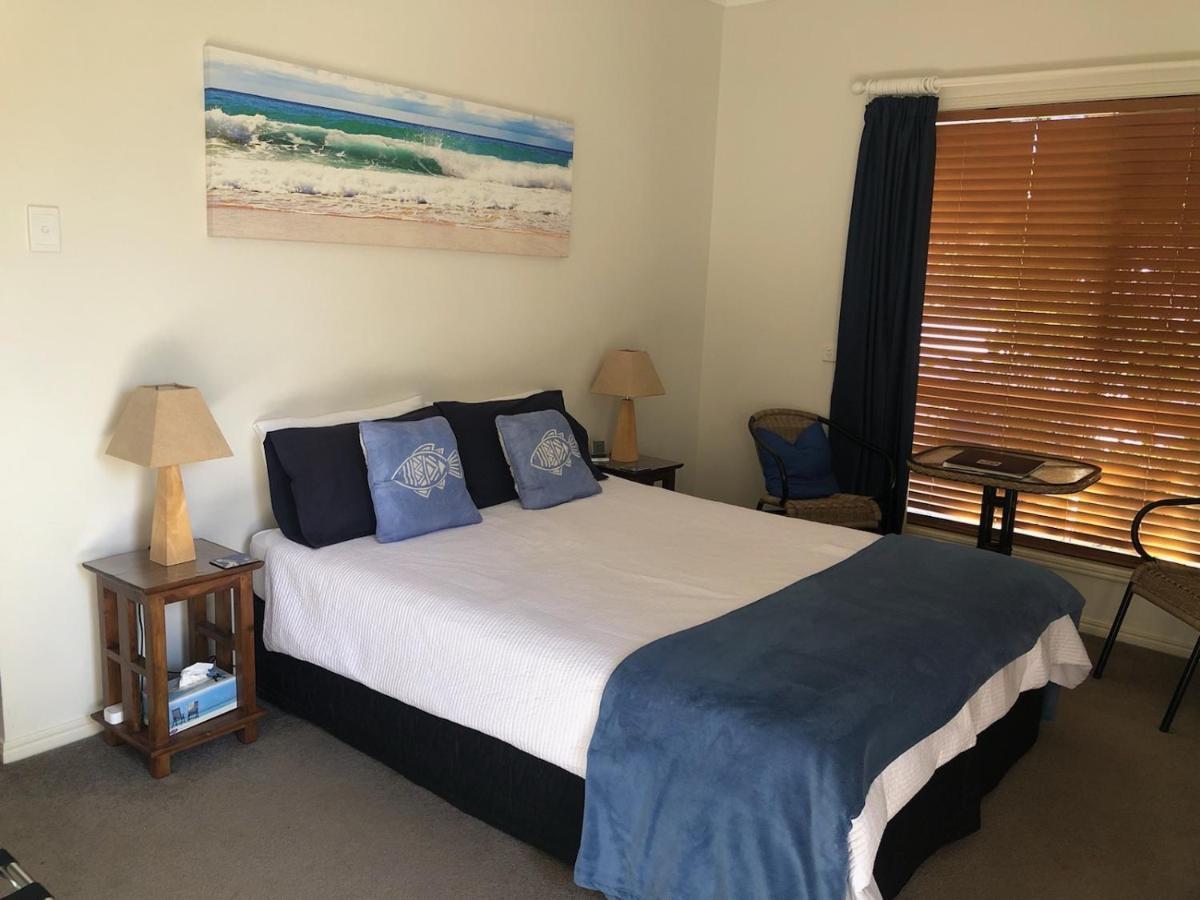 Beachhouse Bed And Breakfast Redcliffe Exterior foto